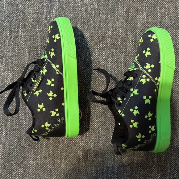Heelys Black and Green Minecraft Creepers Size 13C Sneakers Roller Shoes Unisex - Picture 11 of 12
